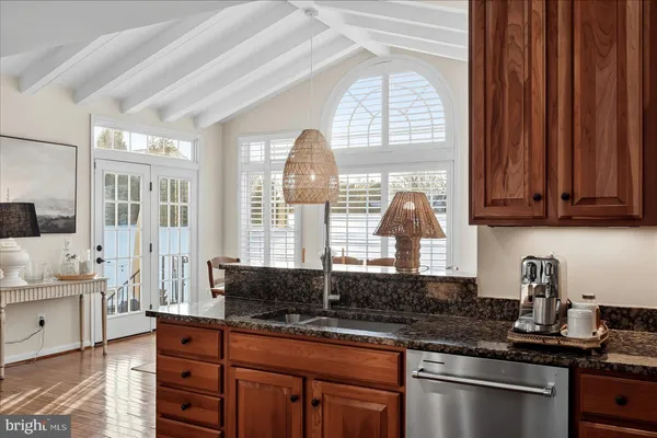 $1,250,000 | 17301 Vannes Court, Hamilton, VA 20158