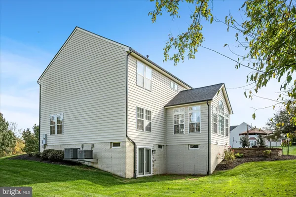 $1,250,000 | 17301 Vannes Court, Hamilton, VA 20158