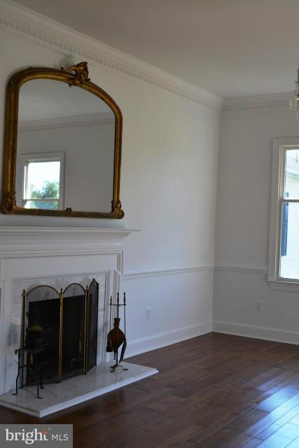 10050 South Faulkner Road Faulkner, MD 20632 - Photo 13 of 29 Living Room