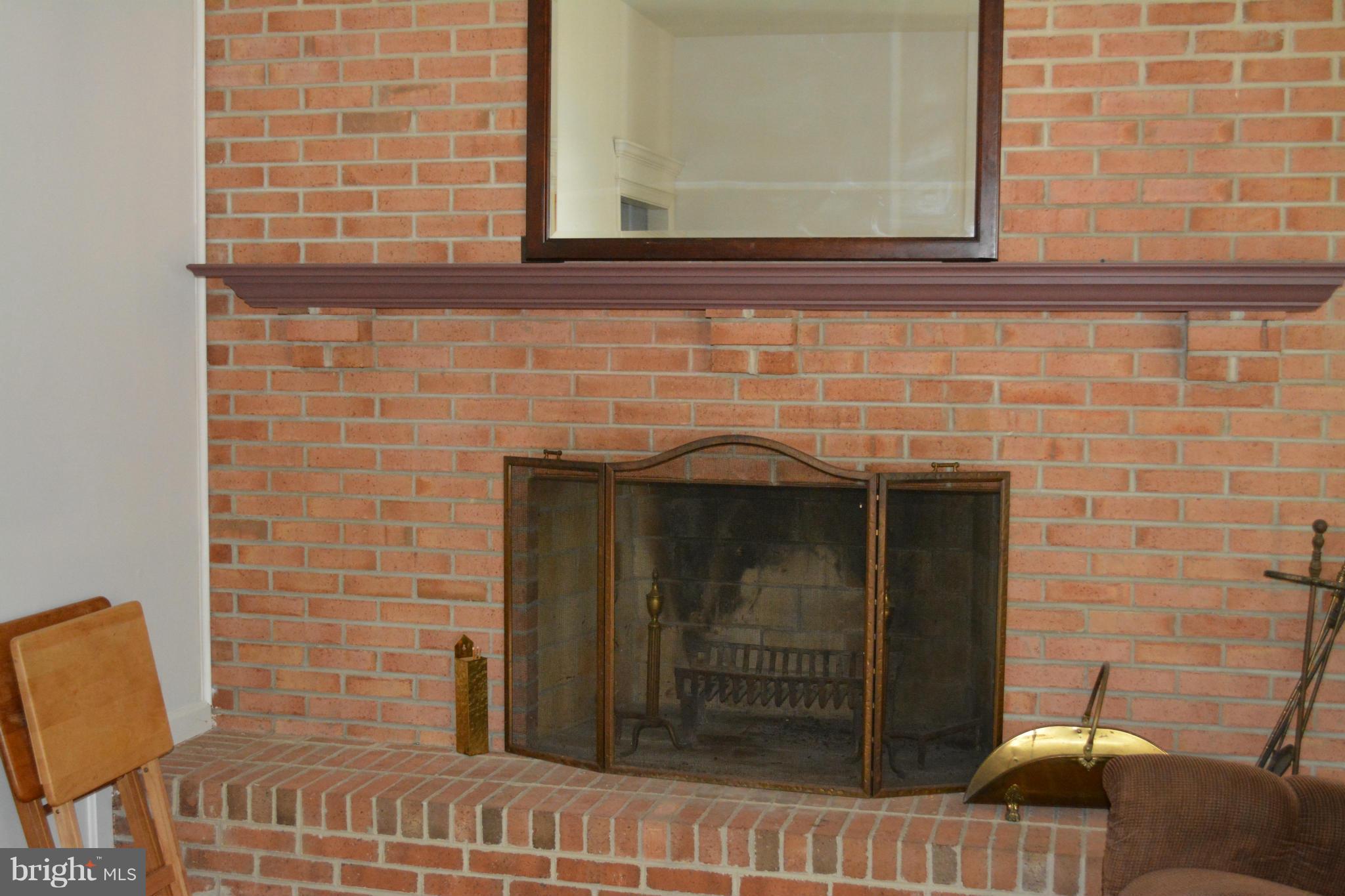 10050 South Faulkner Road Faulkner, MD 20632 - Photo 17 of 29 Family Room