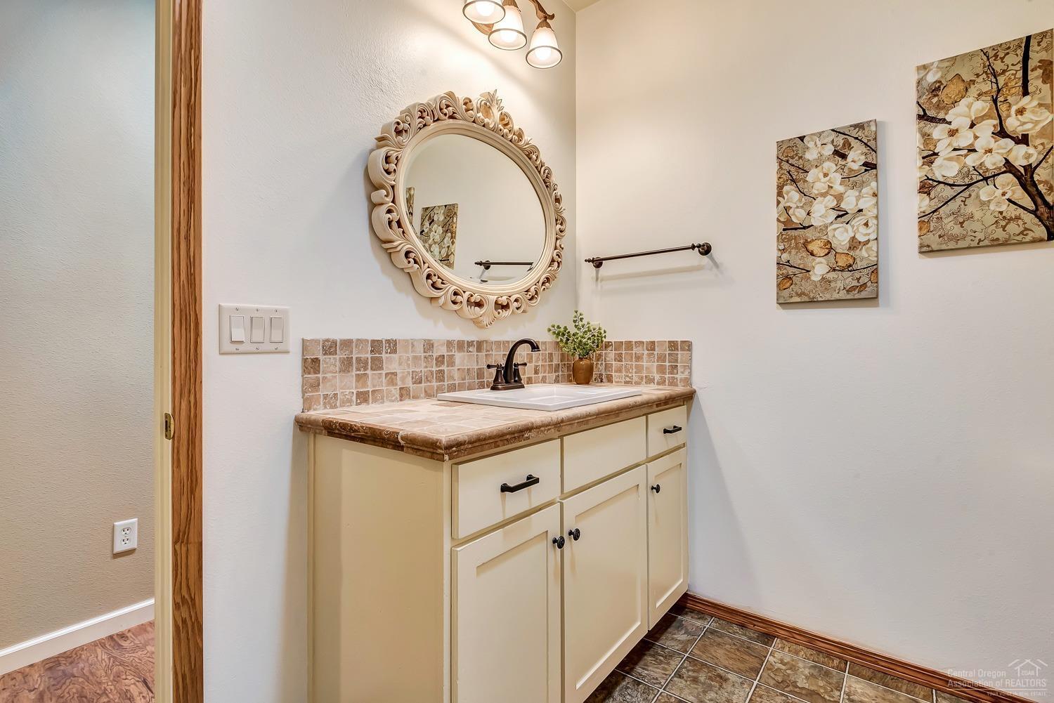 60264 Navajo Road Bend, OR 97702 - Photo 12 of 25 Additional Photo