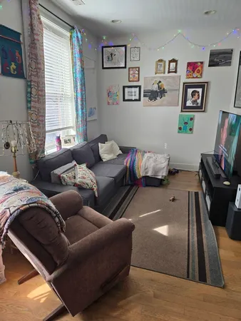 $3,700 | 3707 North Southport Avenue, Unit 2, Chicago, IL 60613