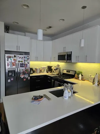 $3,700 | 3707 North Southport Avenue, Unit 2, Chicago, IL 60613