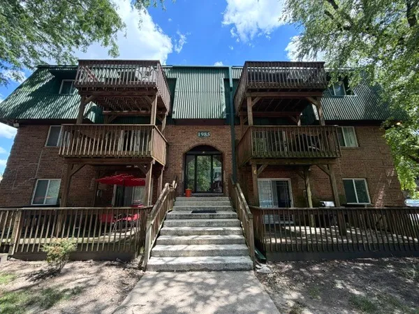 $1,525 | 1905 Tall Oaks Drive, Unit 1606, Aurora, IL 60505