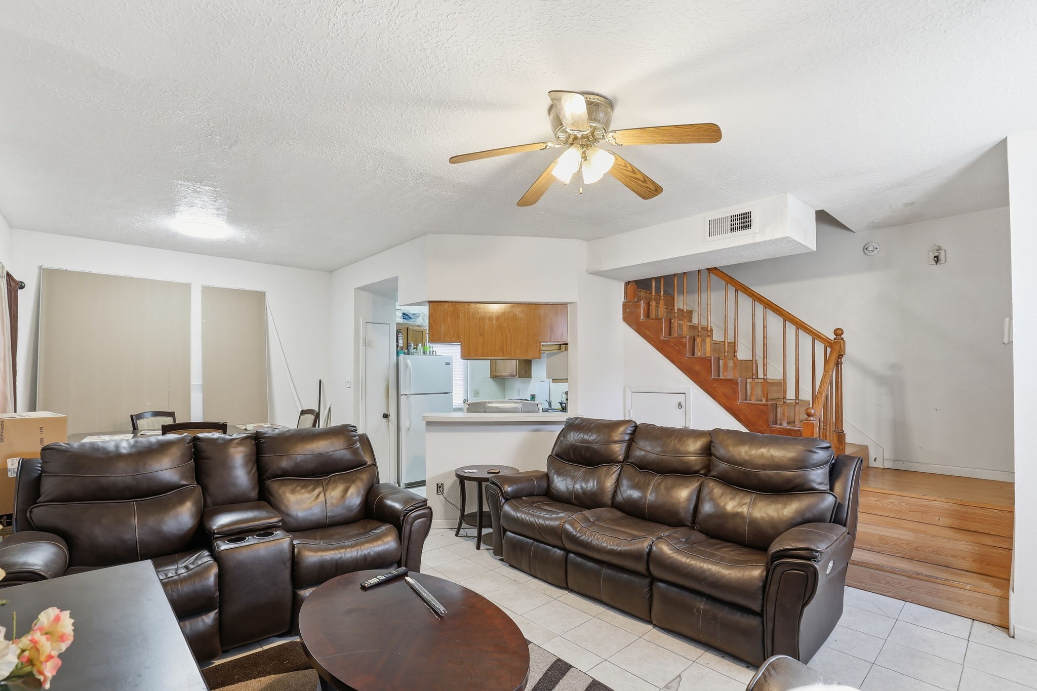 8320 Wild Rose Street, Unit 4B Houston, TX 77083 - Photo 5 of 16 a living room with furniture