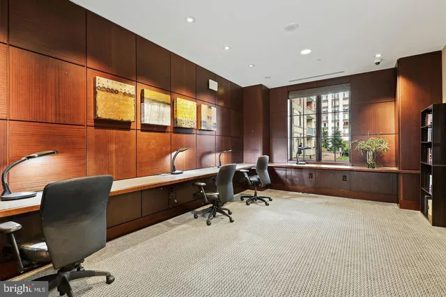 $2,100 | 11710 Old Georgetown Road, Unit 1206, North Bethesda, MD 20852