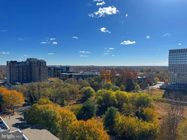 $2,100 | 11710 Old Georgetown Road, Unit 1206, North Bethesda, MD 20852