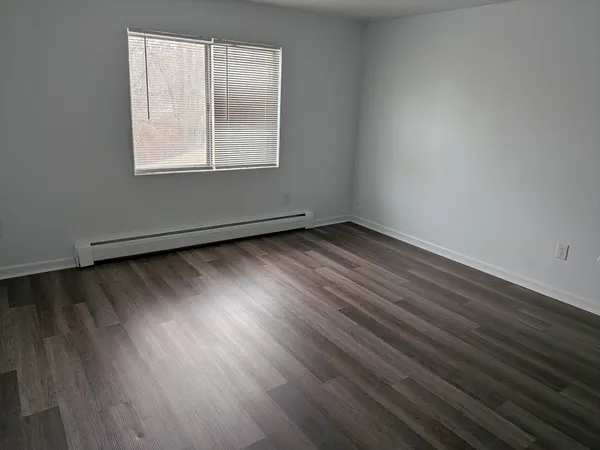 $2,400 | 83 R Hobart Street, Unit C4, Danvers, MA 01923