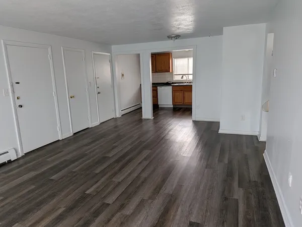 $2,400 | 83 R Hobart Street, Unit C4, Danvers, MA 01923