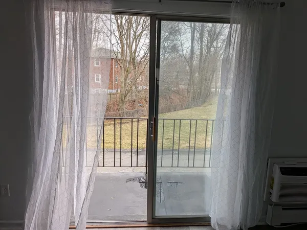 $2,400 | 83 R Hobart Street, Unit C4, Danvers, MA 01923