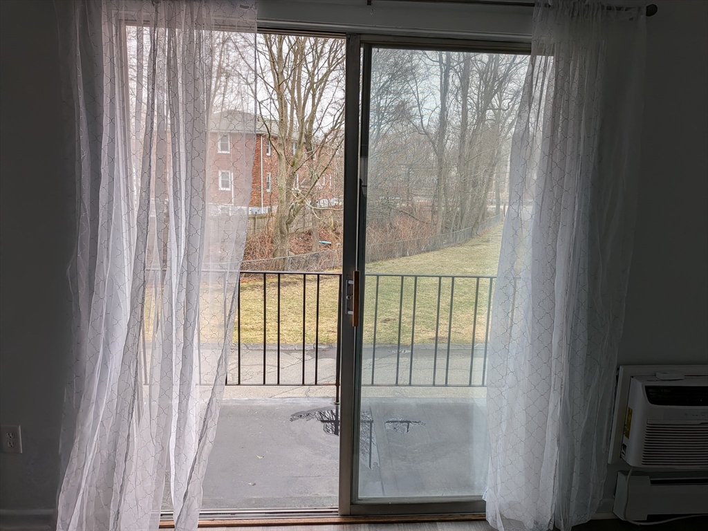 83 R Hobart Street, Unit C4 Danvers, MA 01923 - Photo 5 of 14