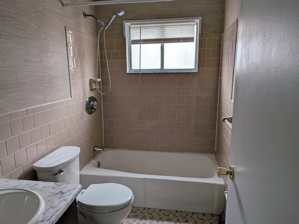 $2,400 | 83 R Hobart Street, Unit C4, Danvers, MA 01923