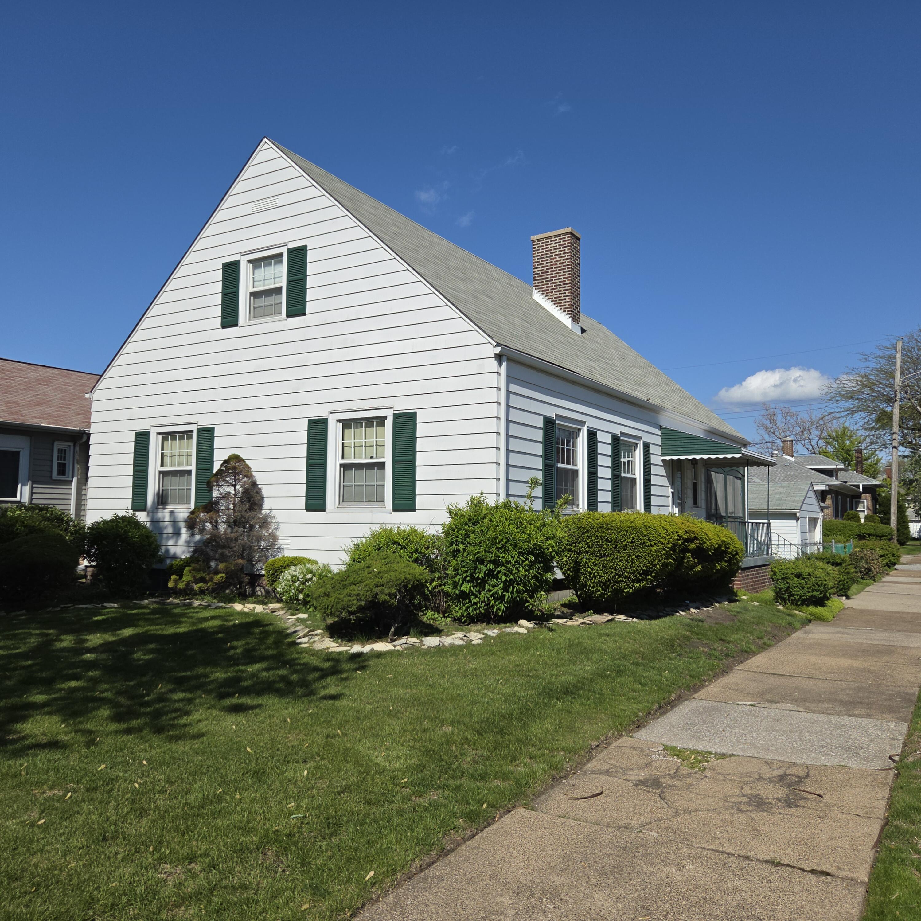 1949 Lake Avenue Whiting, IN 46394 - Photo 2 of 29 2999x2999