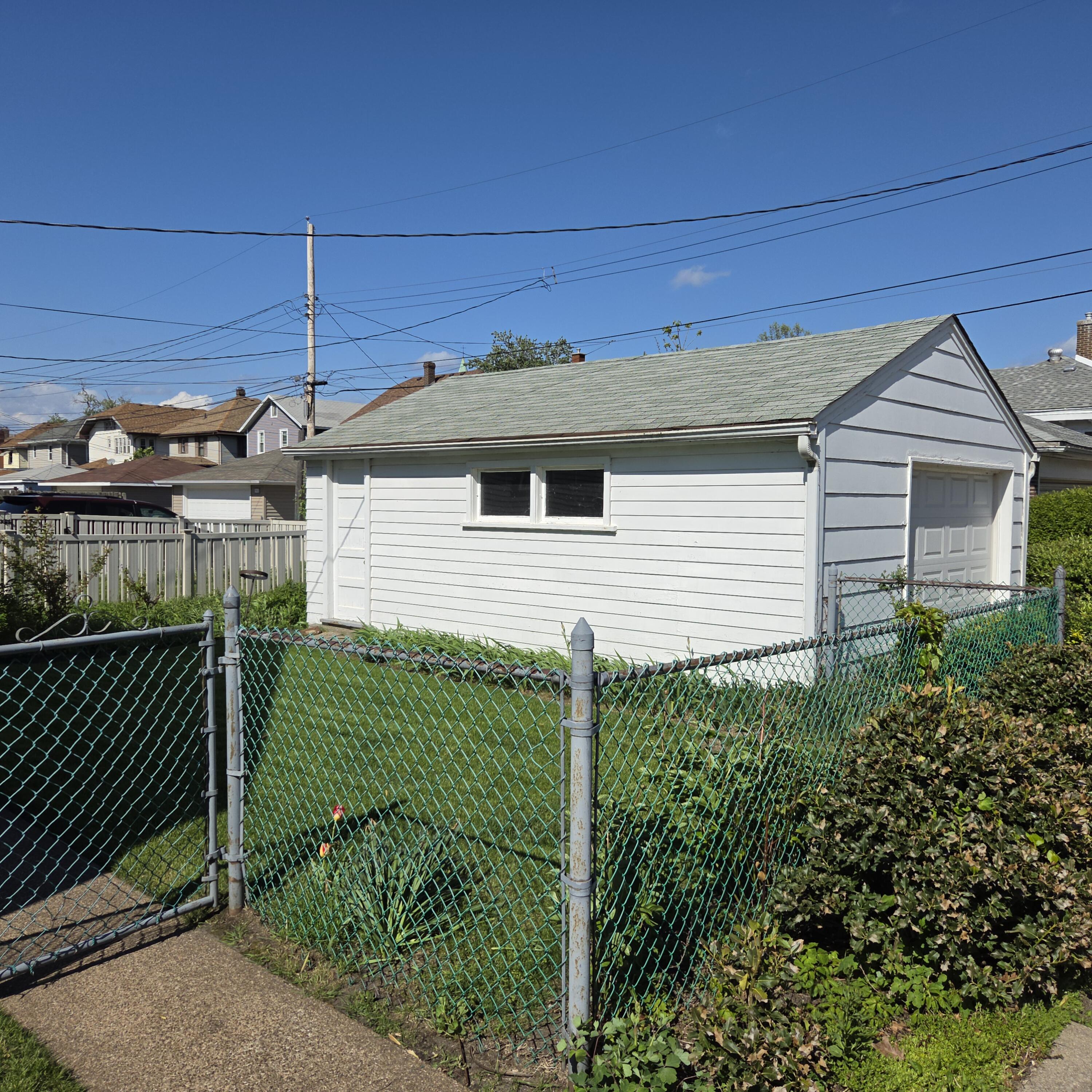 1949 Lake Avenue Whiting, IN 46394 - Photo 4 of 29 2999x2999