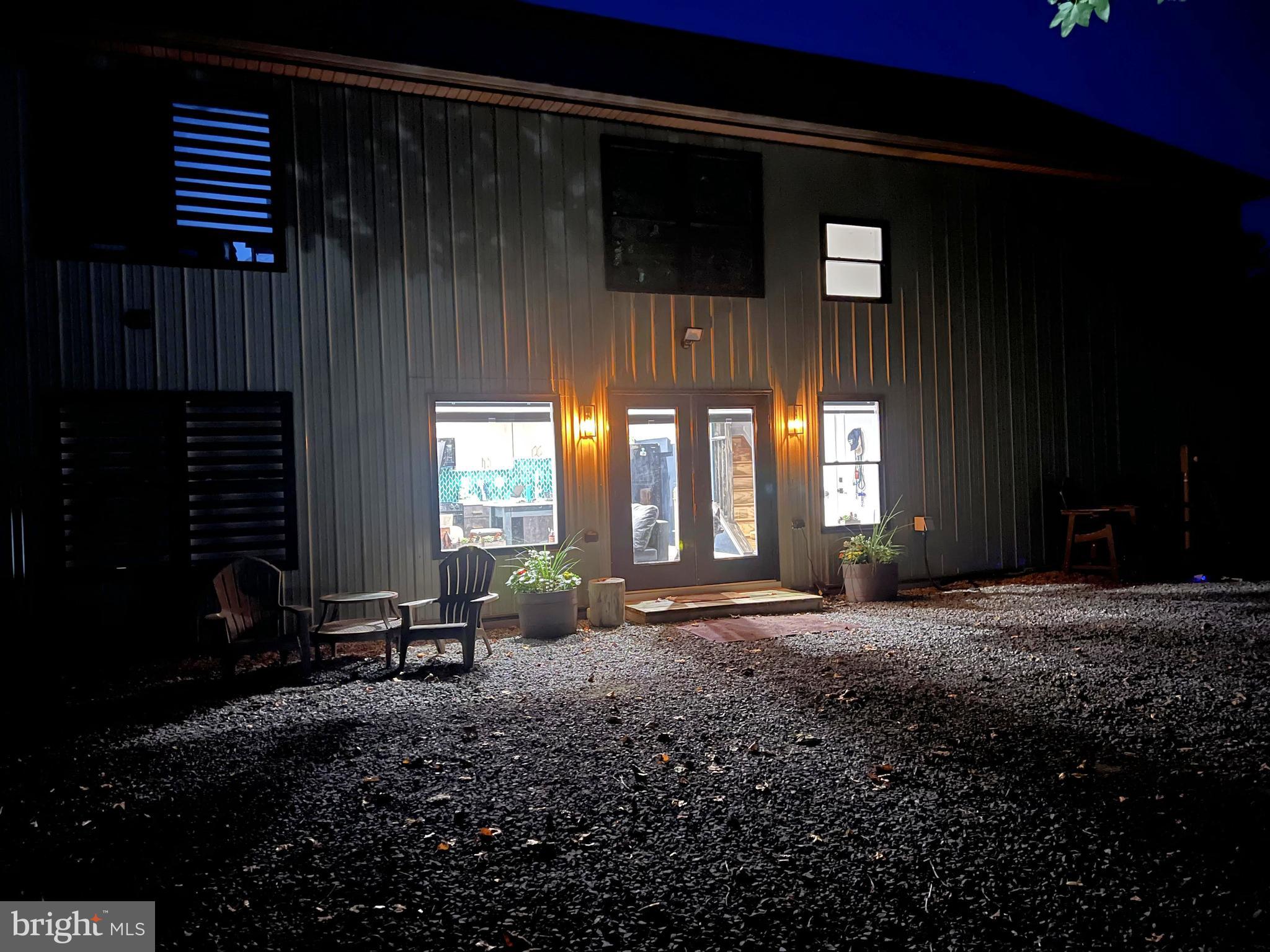 2020 Biglane Court, Unit A Huntingtown, MD 20639 - Photo 2 of 29 a living room with furniture