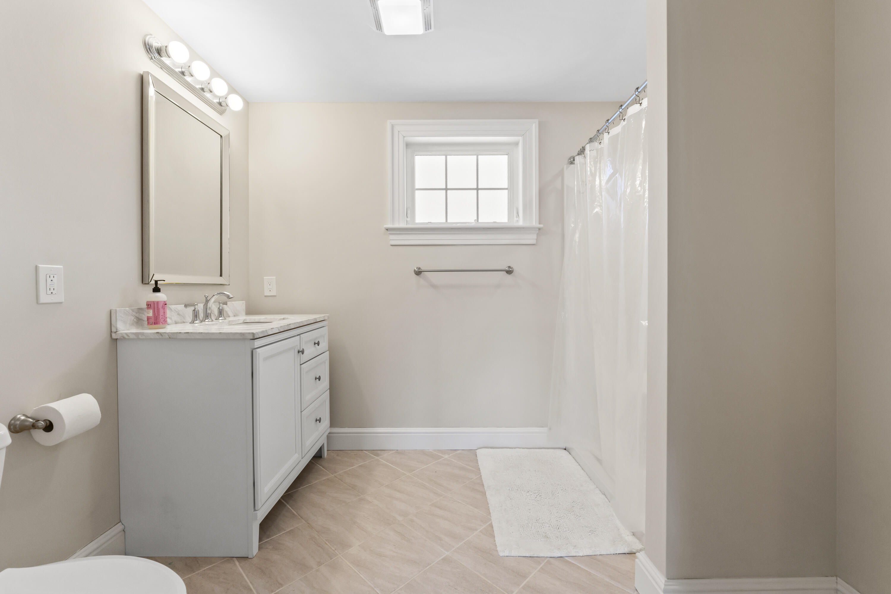 102 Fogg Road Scarborough, ME 04074 - Photo 36 of 50 102 Fogg Rd0142