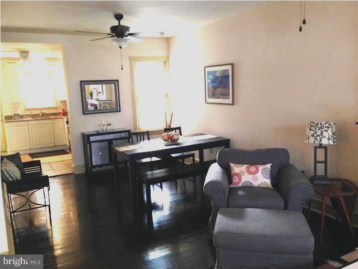227 Righter Street Philadelphia, PA 19128 - Photo 7 of 24 Living Room