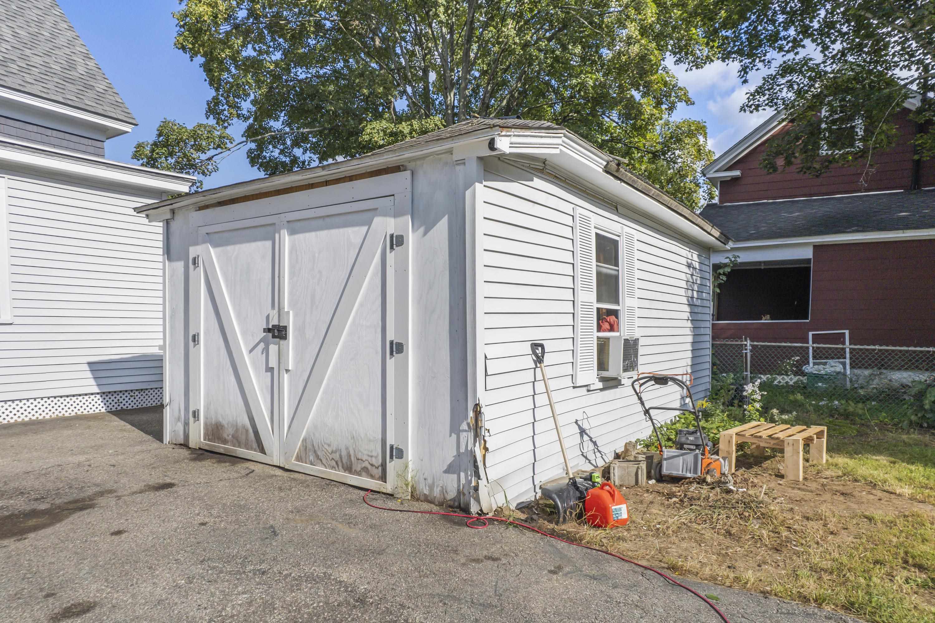 17 Jenness Street Rochester, NH 03867 - Photo 4 of 27 Gallery Image 4