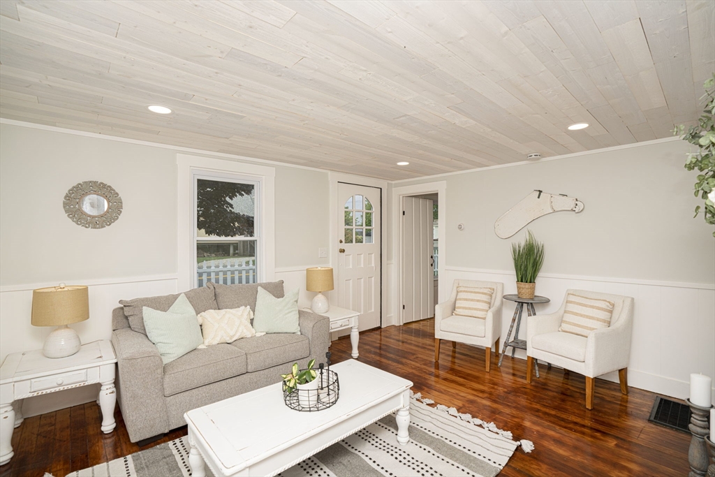 235 Sconticut Neck Road Fairhaven, MA 02719 - Photo 12 of 27 Gallery Image 12