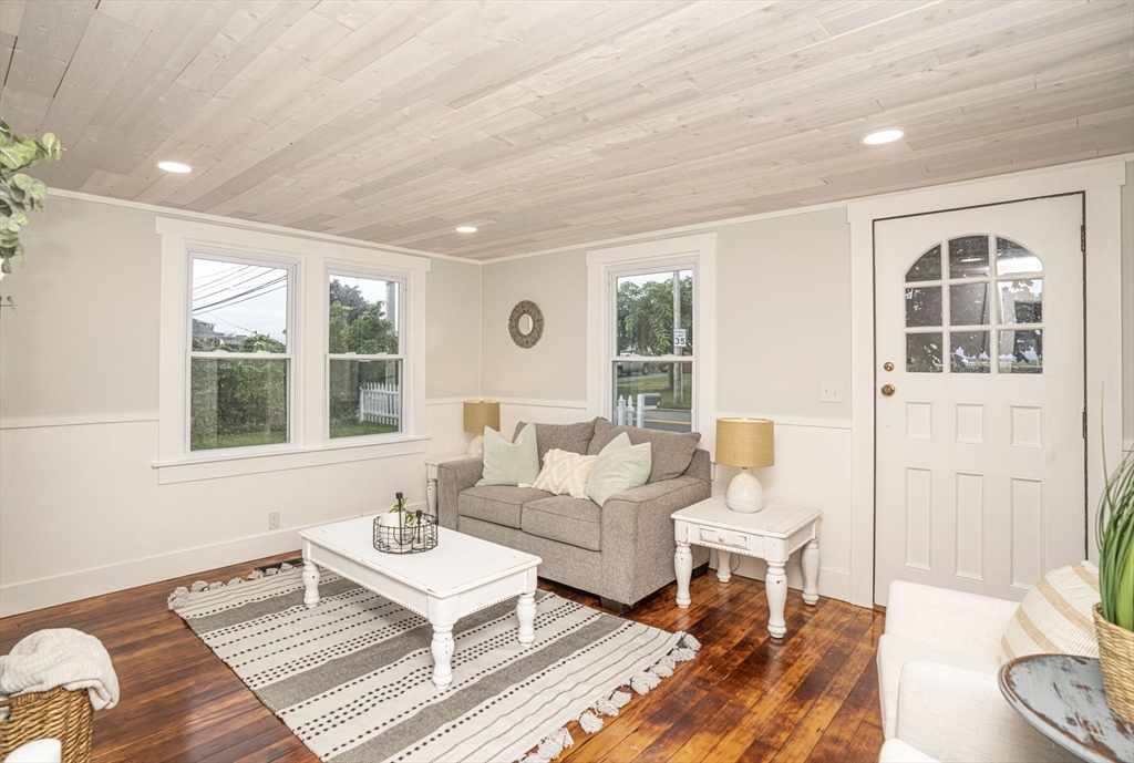 235 Sconticut Neck Road Fairhaven, MA 02719 - Photo 16 of 27 Gallery Image 16