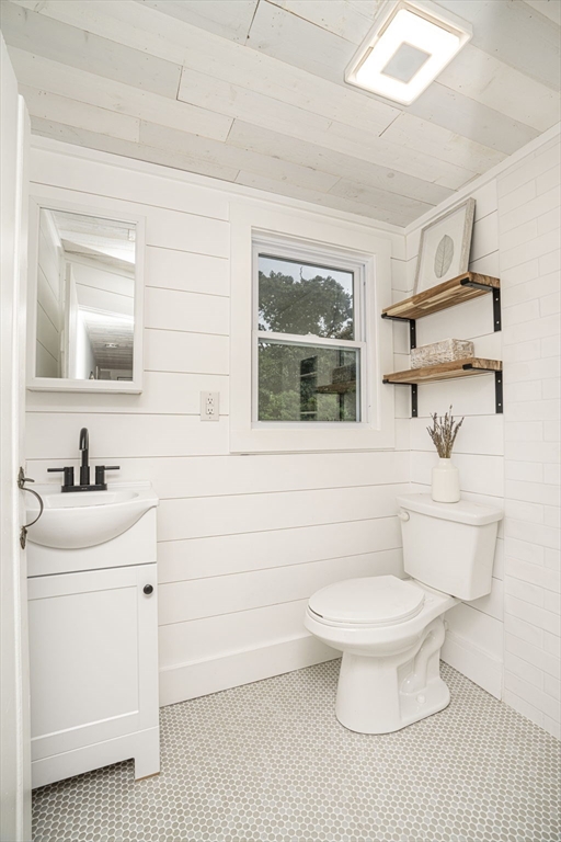 235 Sconticut Neck Road Fairhaven, MA 02719 - Photo 25 of 27 Gallery Image 25