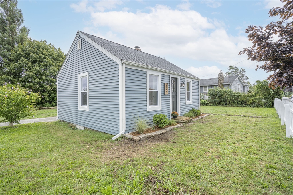 235 Sconticut Neck Road Fairhaven, MA 02719 - Photo 3 of 27 Gallery Image 3