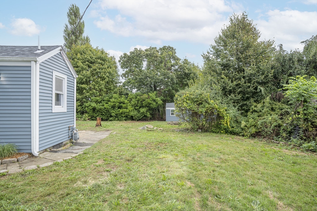 235 Sconticut Neck Road Fairhaven, MA 02719 - Photo 4 of 27 Gallery Image 4