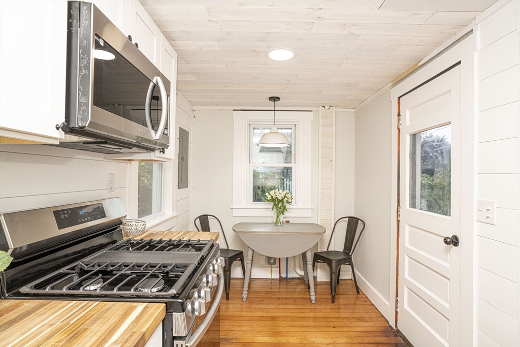 235 Sconticut Neck Road Fairhaven, MA 02719 - Photo 9 of 27 Gallery Image 9