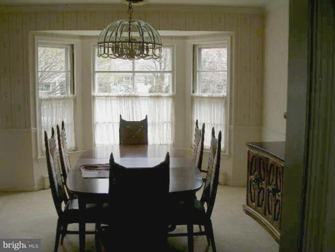 1324 Pine Tree Road McLean, VA 22101 - Photo 7 of 23 a dining room with furniture and window