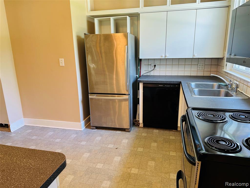 11270 Rushton Road, Unit 1 South Lyon, MI 48178 - Photo 4 of 26 Gallery Image 4