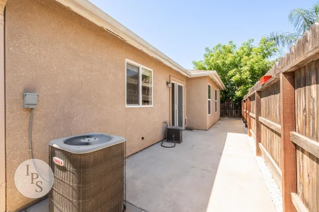 $2,300 | 591 South Bundy Drive, Fresno, CA 93727