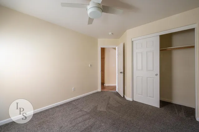 a view of a livingroom with window