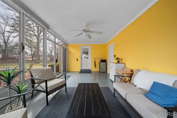 $689,900 | 2046 Willow Leaf Drive, St. Louis, MO 63131