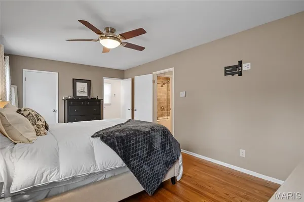 $689,900 | 2046 Willow Leaf Drive, St. Louis, MO 63131