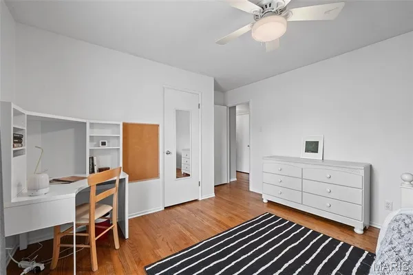 $689,900 | 2046 Willow Leaf Drive, St. Louis, MO 63131