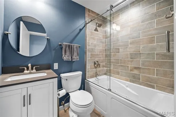 $689,900 | 2046 Willow Leaf Drive, St. Louis, MO 63131