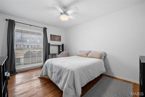 $689,900 | 2046 Willow Leaf Drive, St. Louis, MO 63131