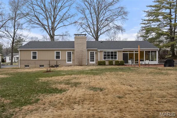 $689,900 | 2046 Willow Leaf Drive, St. Louis, MO 63131