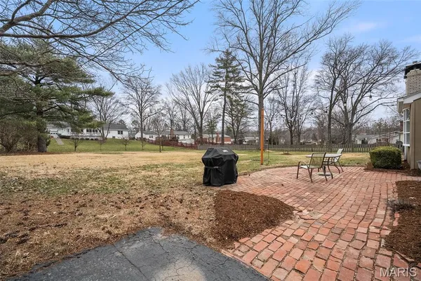 $689,900 | 2046 Willow Leaf Drive, St. Louis, MO 63131