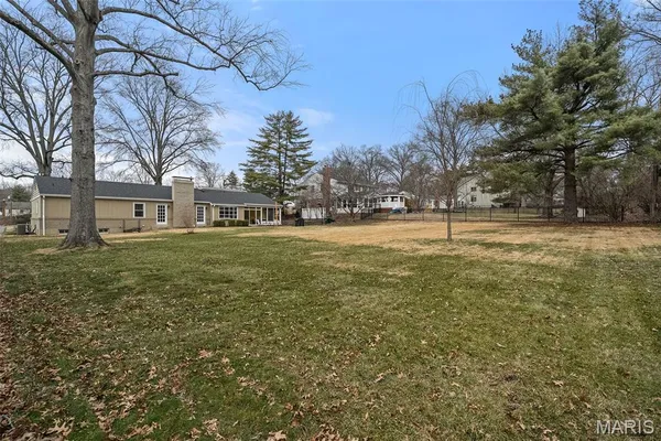 $689,900 | 2046 Willow Leaf Drive, St. Louis, MO 63131