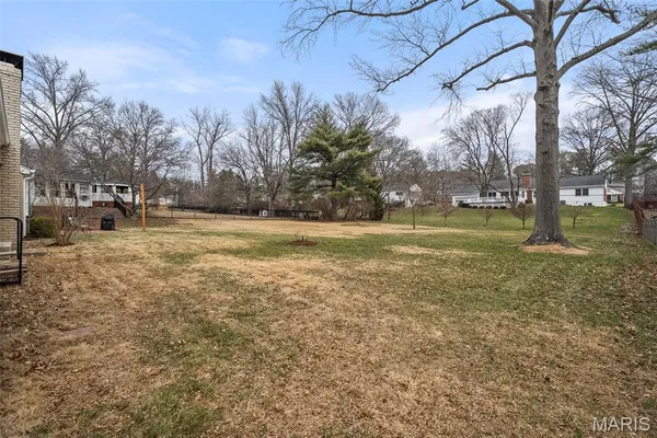 $689,900 | 2046 Willow Leaf Drive, St. Louis, MO 63131