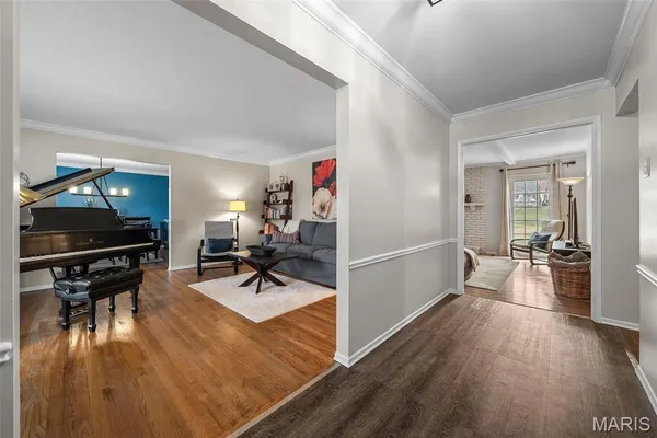 $689,900 | 2046 Willow Leaf Drive, St. Louis, MO 63131