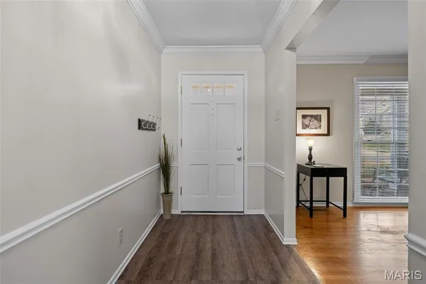 $689,900 | 2046 Willow Leaf Drive, St. Louis, MO 63131