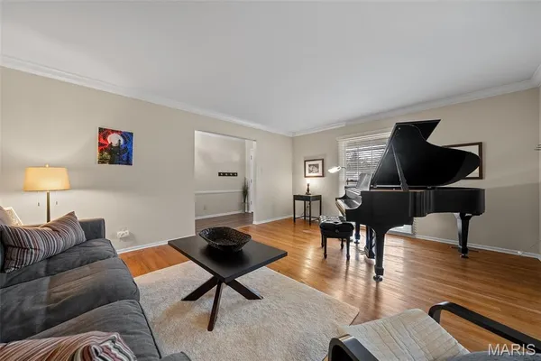 $689,900 | 2046 Willow Leaf Drive, St. Louis, MO 63131