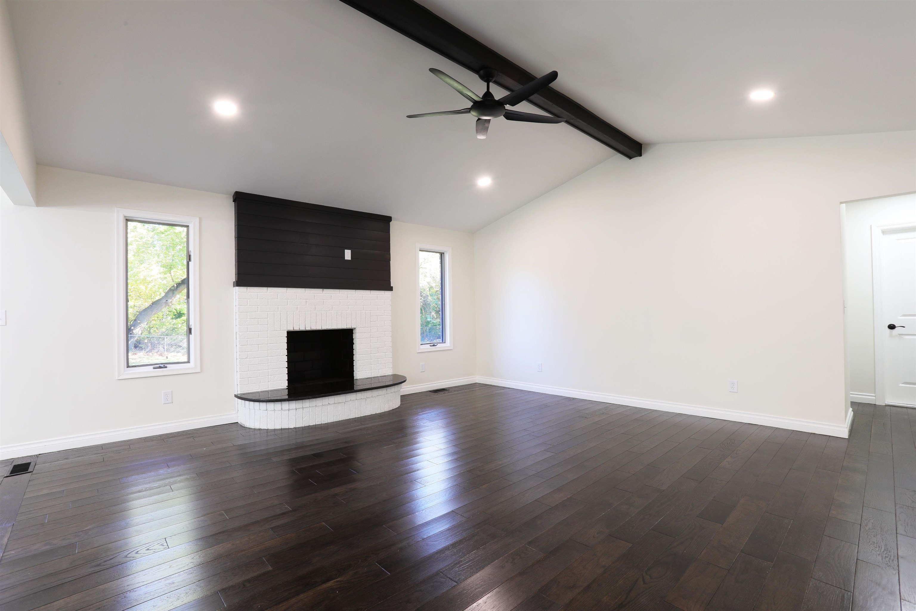 48511 Sugarbush Road New Baltimore, MI 48047 - Photo 9 of 45 50158788-94187fd7-7b2c-4f2d-94ba-a7bf2bd304f4.JPG