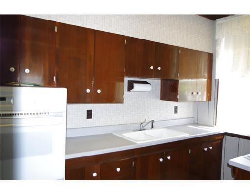 1425 Rutherford Avenue Beechview, PA 15216 - Photo 3 of 9 Kitchen.