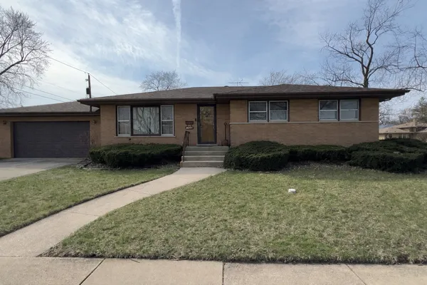 $235,000 | 17044 Louis Avenue, South Holland, IL 60473