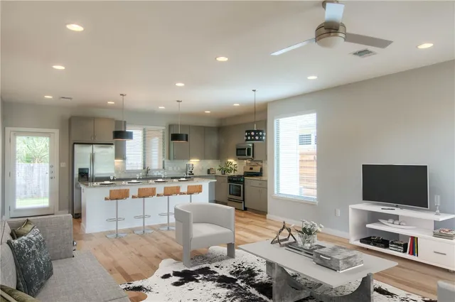 $7,900 | 4303 Red River Street, Austin, TX 78751