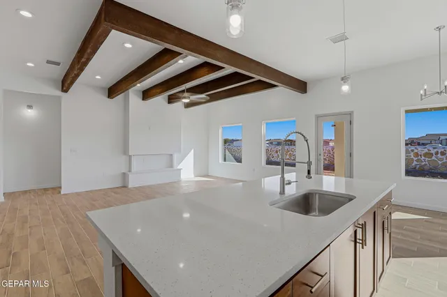 $335,000 | 450 Perla Bonita Road, Clint, TX 79836