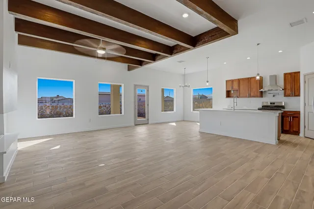 $335,000 | 450 Perla Bonita Road, Clint, TX 79836